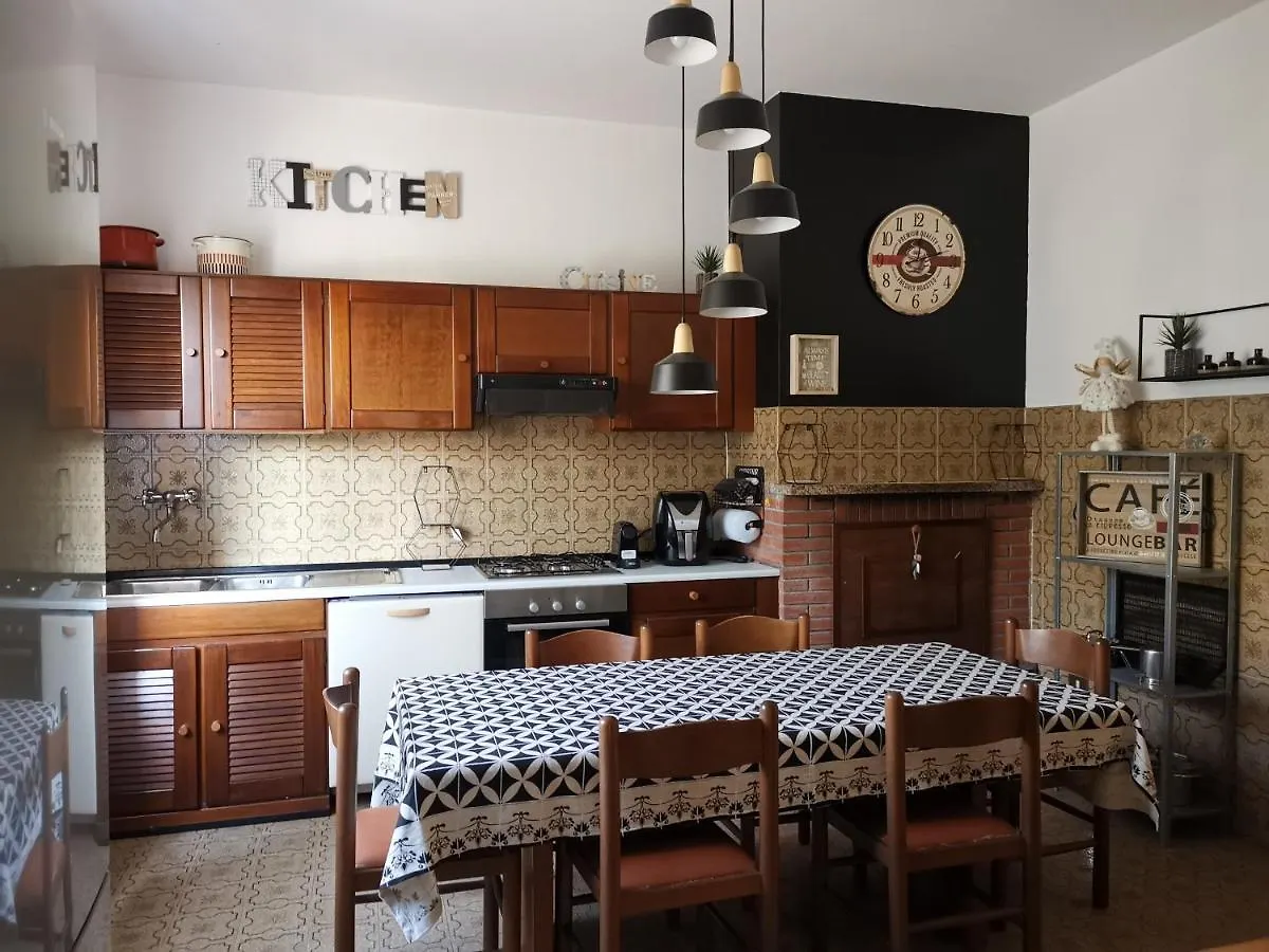 Guest house Villa Flora Affittacamere Luni