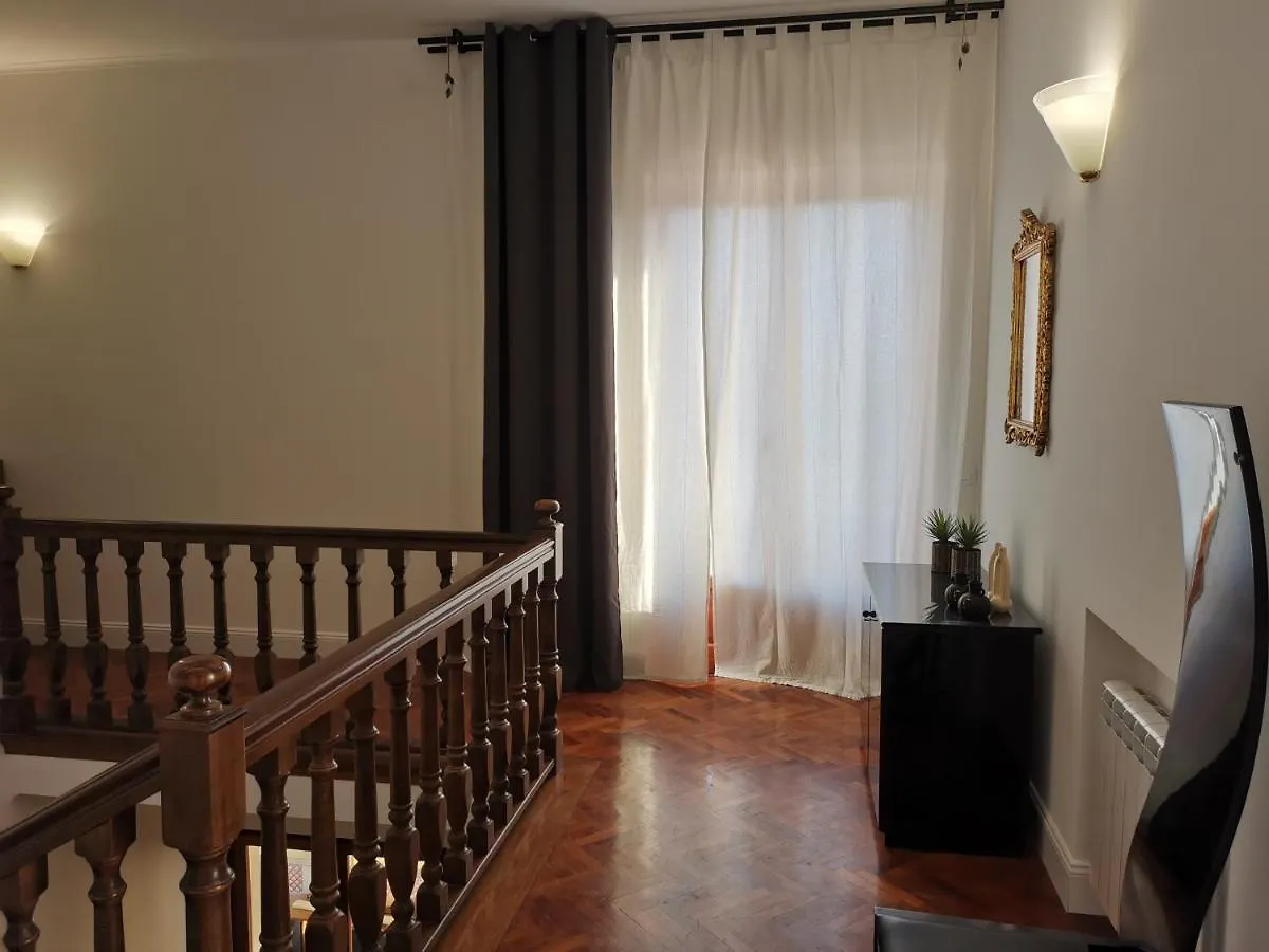 Villa Flora Affittacamere Luni Guest house