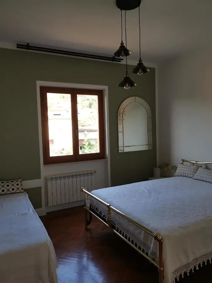 Guest house Villa Flora Affittacamere Luni