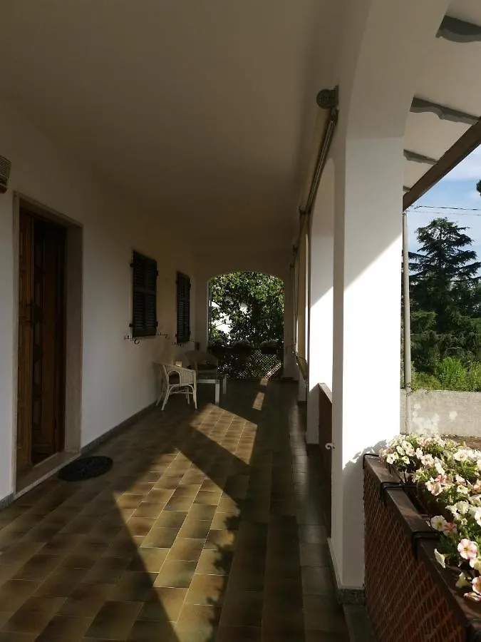 Guest house Villa Flora Affittacamere Luni