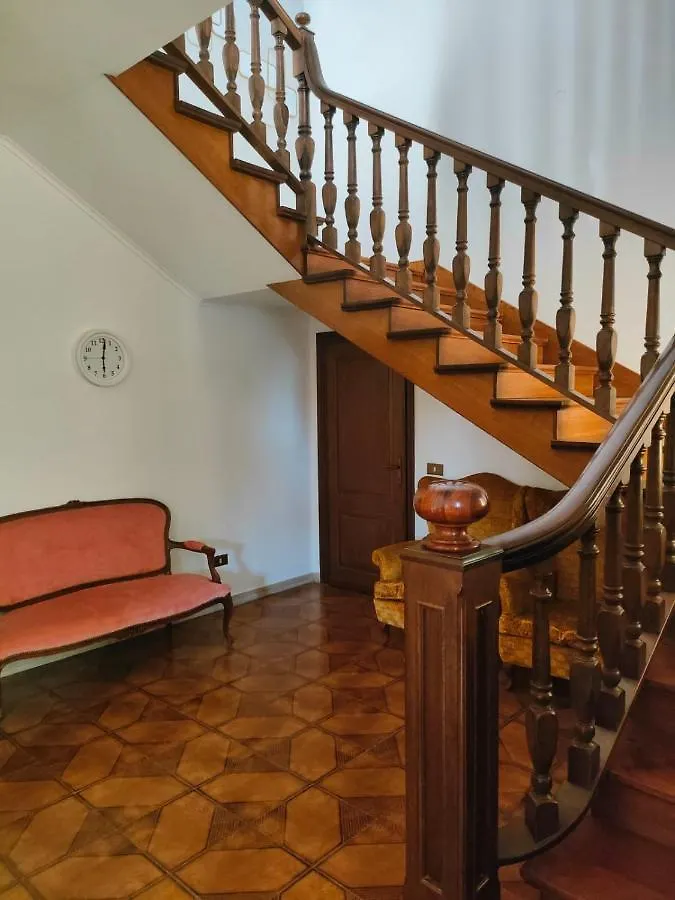 Villa Flora Affittacamere Luni Guest house