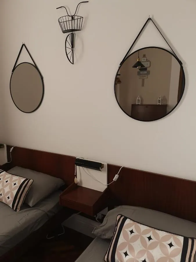 Villa Flora Affittacamere Luni Guest house