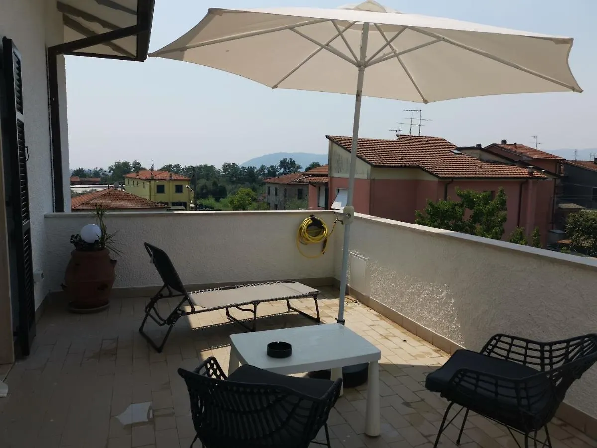Guest house Villa Flora Affittacamere Luni Italy
