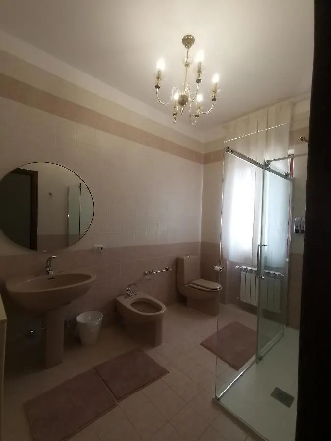 Guest house Villa Flora Affittacamere Luni