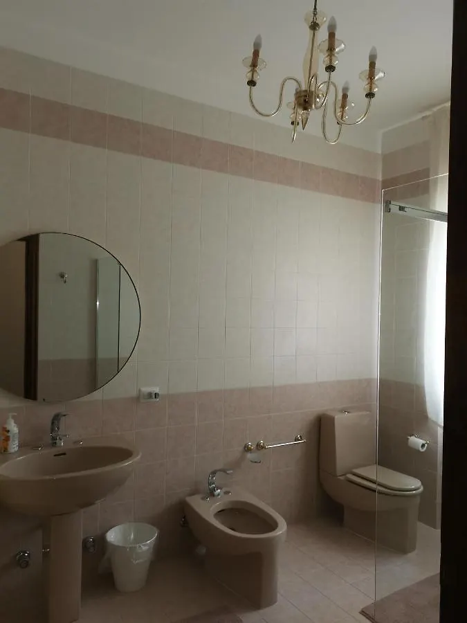 Villa Flora Affittacamere Luni Guest house