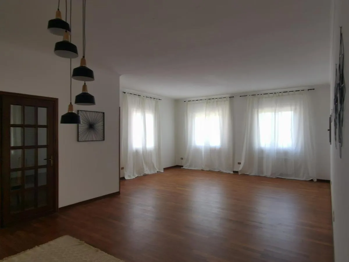 Guest house Villa Flora Affittacamere Luni Italy