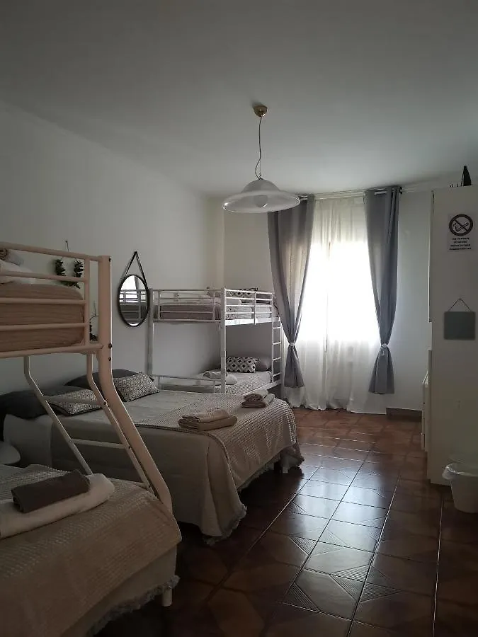 Villa Flora Affittacamere Luni Guest house