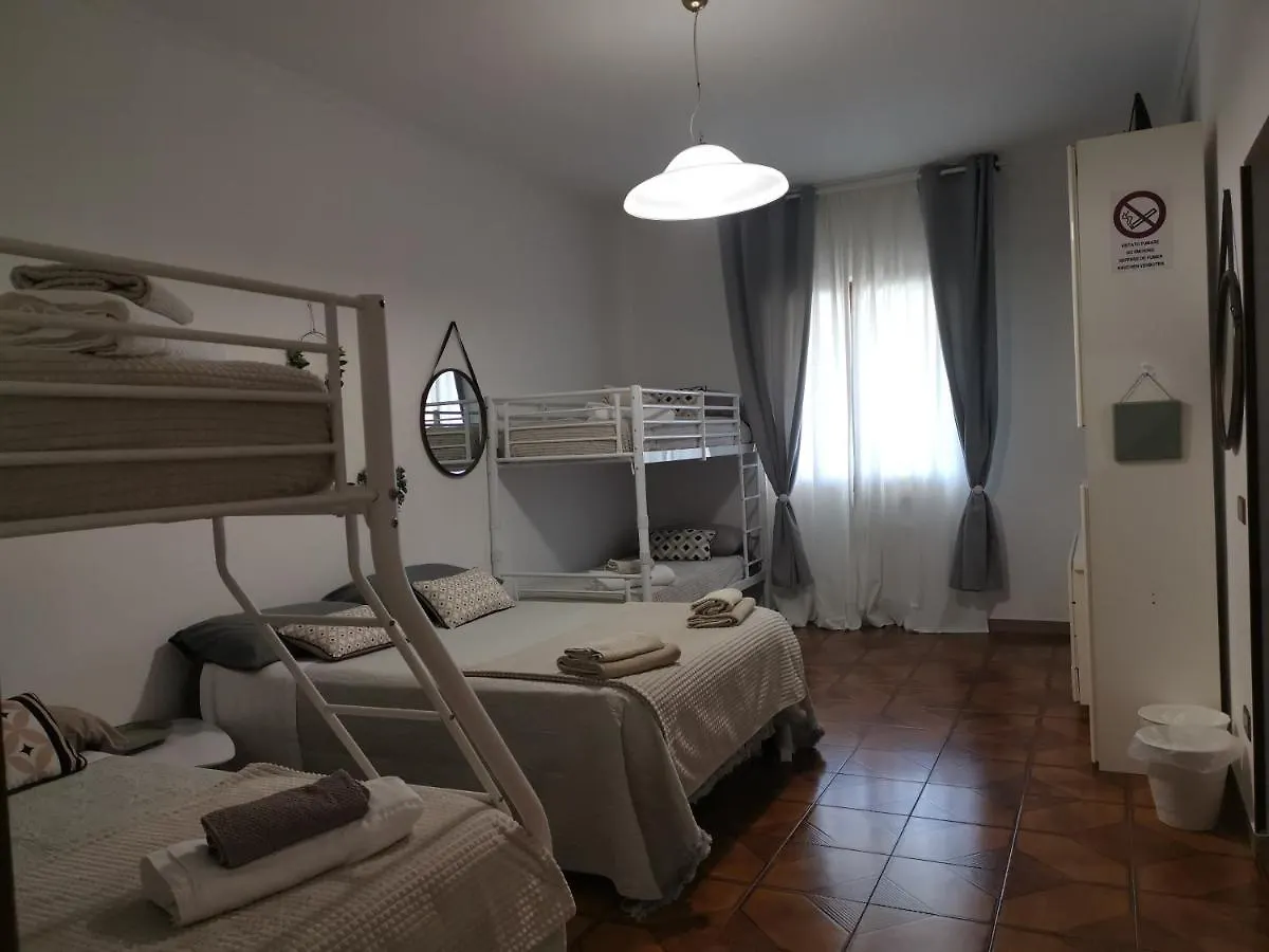 Guest house Villa Flora Affittacamere Luni