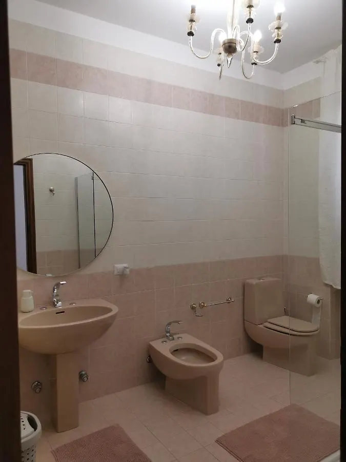 Guest house Villa Flora Affittacamere Luni Italy
